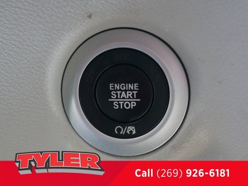Used 2023 Chrysler Pacifica Touring-L image 31