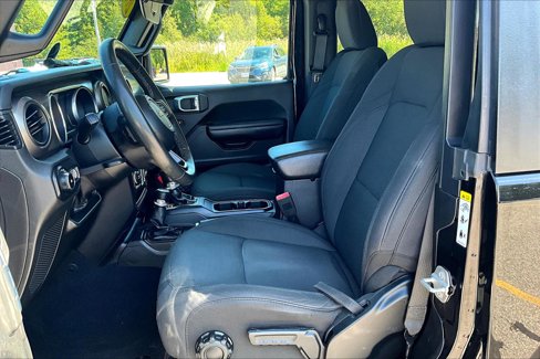 Used 2018 Jeep Wrangler Sport image 17