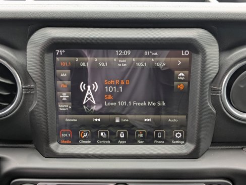 Used 2020 Jeep Gladiator Overland w/ Popular Equipment Package image 18