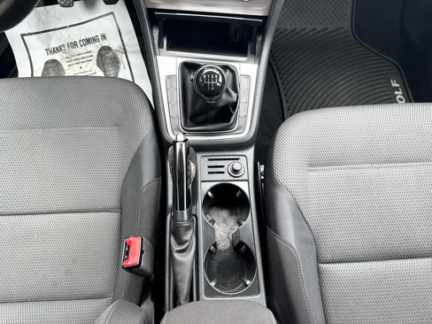 Used 2017 Volkswagen Golf S image 14