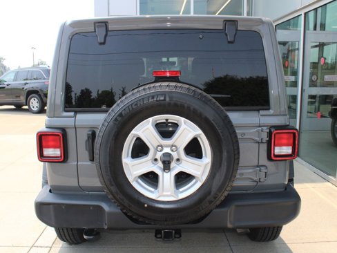 Certified 2022 Jeep Wrangler Unlimited Sport w/ Sun And Sound Package image 8