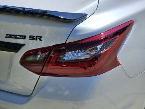Used 2018 Nissan Altima 2.5 SR w/ SR Midnight Edition image 10
