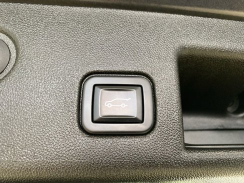 Used 2022 Chevrolet Equinox RS image 19