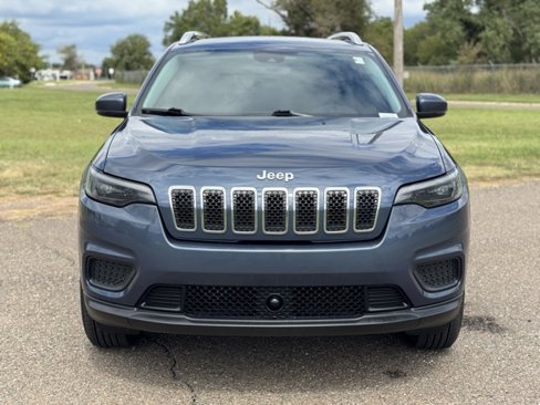 Used 2021 Jeep Cherokee Latitude image 2