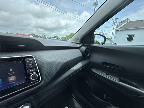Used 2024 Nissan Kicks S image 28