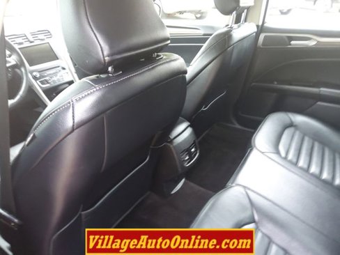 Used 2017 Ford Fusion SE w/ Fusion SE Technology Package image 26