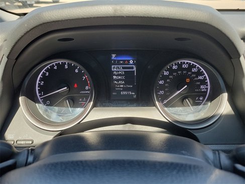 Used 2021 Toyota Camry SE image 23
