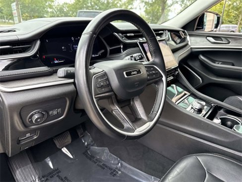 Used 2022 Jeep Grand Cherokee L Limited image 24