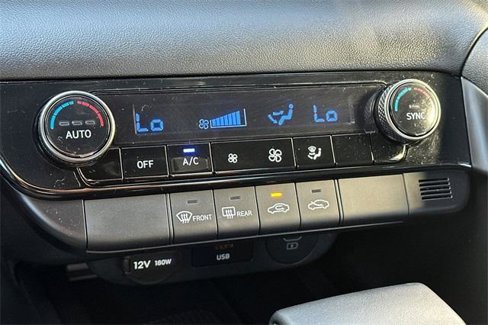 Certified 2025 Hyundai Elantra Sport image 20