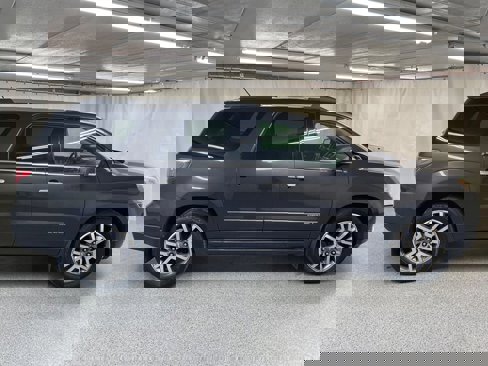 Used 2013 GMC Acadia Denali image 8