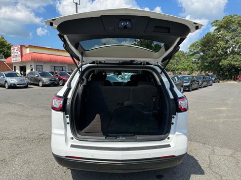 Used 2016 Chevrolet Traverse LT image 24