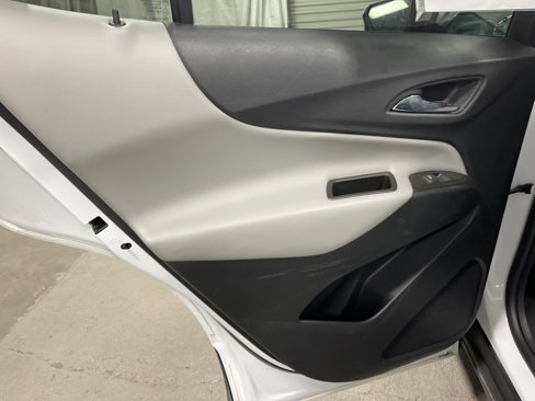 Used 2023 Chevrolet Equinox LT image 16