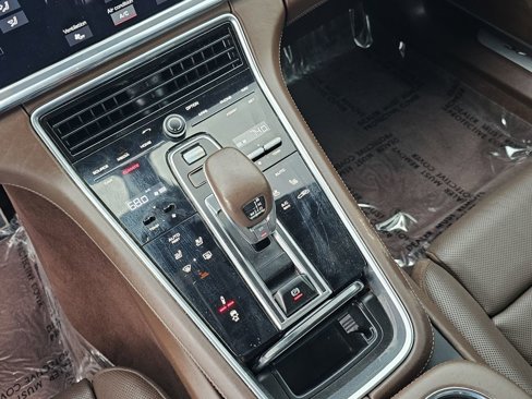 Used 2020 Porsche Panamera 4S image 37