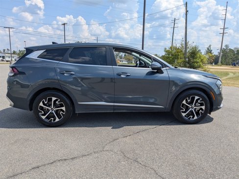 Used 2024 Kia Sportage EX image 3
