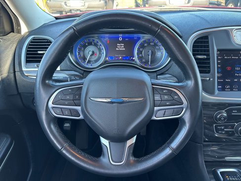 Certified 2022 Chrysler 300 Touring w/ Sport Appearance Package image 17