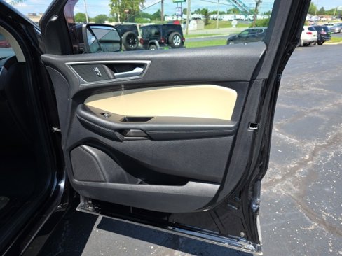 Used 2019 Ford Edge SEL image 34