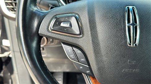 Used 2018 Lincoln MKX Reserve image 25
