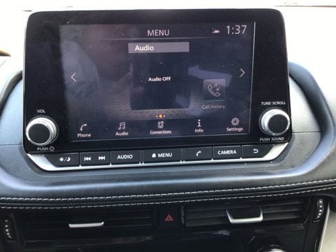 Used 2021 Nissan Rogue SV image 9