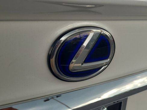 Used 2013 Lexus ES 300h image 28