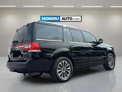 Used 2016 Lincoln Navigator Select image 4