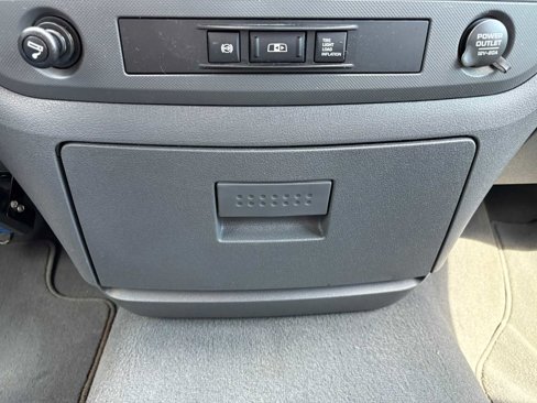 Used 2009 Dodge Ram 2500 Truck SLT image 24