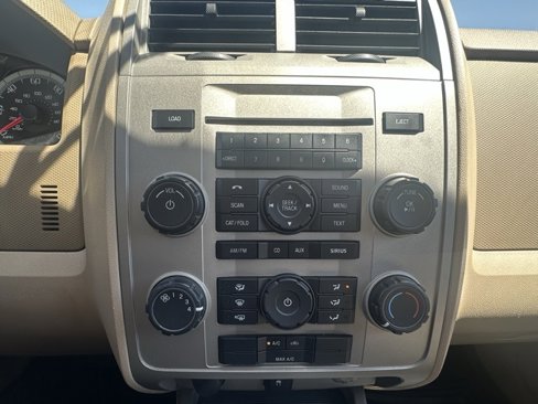Used 2010 Ford Escape XLT image 14