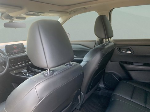 Used 2022 Nissan Rogue SV image 15