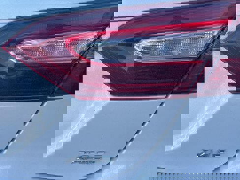 Used 2019 Toyota Camry XLE image 7