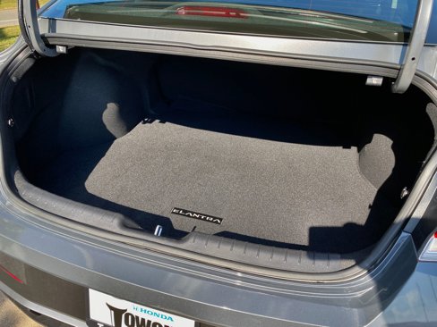 Used 2025 Hyundai Elantra SE w/ Cargo Package image 30