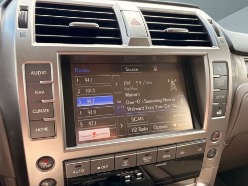 Used 2017 Lexus GX 460 image 29