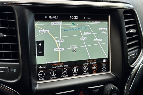 Used 2018 Jeep Grand Cherokee Limited image 22