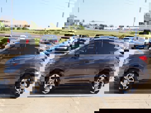 Used 2016 Honda HR-V EX-L image 2