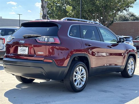 Used 2019 Jeep Cherokee Latitude w/ Popular Appearance Group image 4