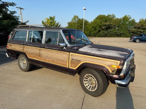 Used 1990 Jeep Grand Wagoneer image 7