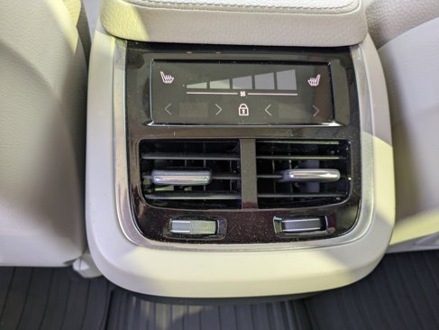 Used 2019 Volvo XC90 T6 Momentum w/ Advanced Package image 15