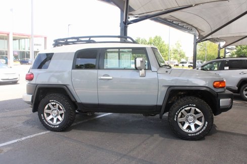 Used 2014 Toyota FJ Cruiser 4WD image 16