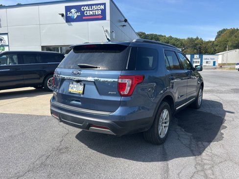 Used 2019 Ford Explorer XLT w/ Equipment Group 202A image 4