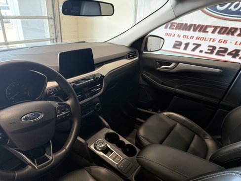 Used 2022 Ford Escape SEL image 9
