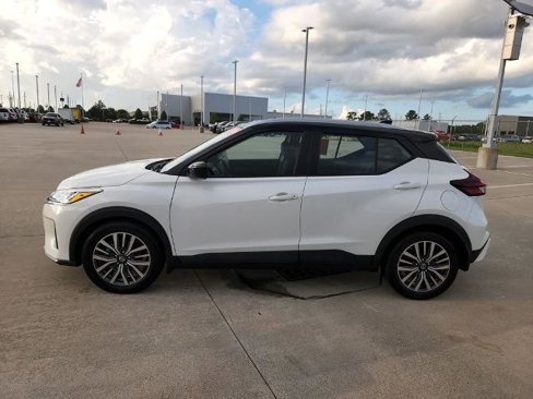 Certified 2021 Nissan Kicks SV w/ Interior Electronics Package image 8