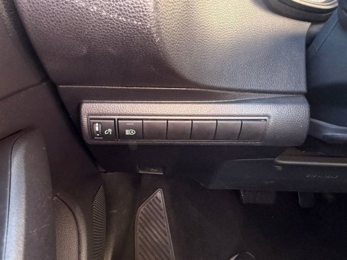Used 2023 Toyota Corolla LE image 9