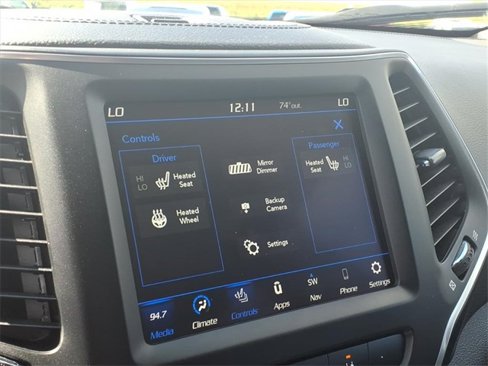 Used 2023 Jeep Cherokee Altitude Lux image 5