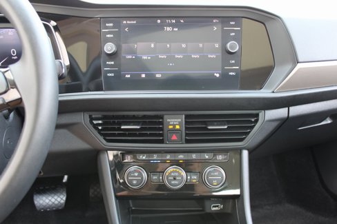 Certified 2020 Volkswagen Jetta SEL Premium image 15