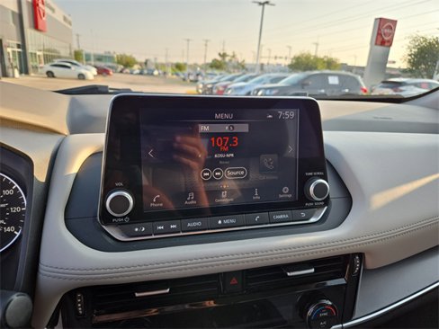 Used 2023 Nissan Rogue SV image 21