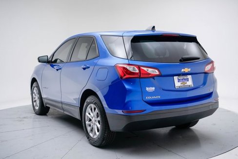 Used 2019 Chevrolet Equinox LS w/ LS Convenience Package image 3