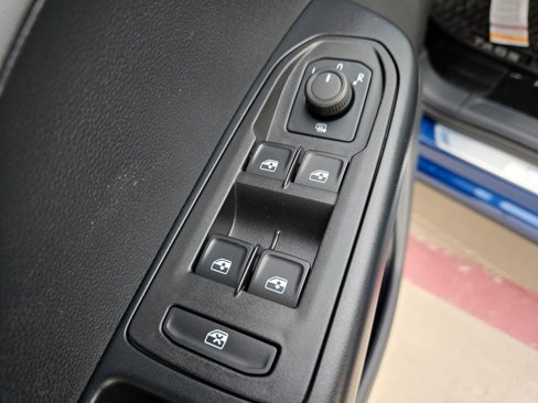 New 2024 Volkswagen Taos SE image 20