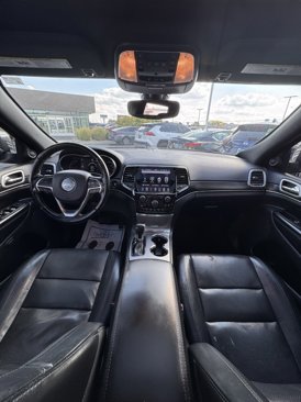 Used 2020 Jeep Grand Cherokee Limited w/ Luxury Group II image 18