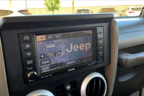 Used 2010 Jeep Wrangler Unlimited Sahara w/ Dual Top Group image 27