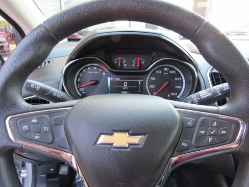 Used 2017 Chevrolet Cruze LT w/ Sun And Sound Package image 13