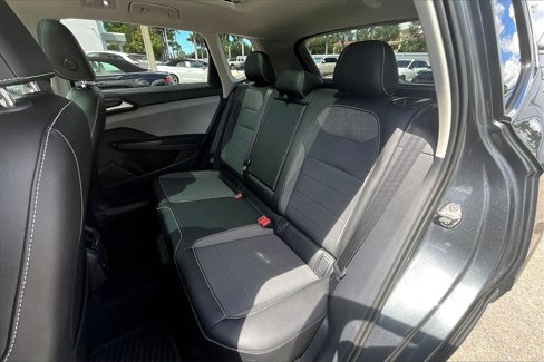 Certified 2023 Volkswagen Taos SE w/ Panoramic Sunroof Package image 16