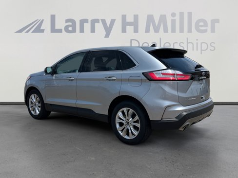 Used 2024 Ford Edge Titanium image 3